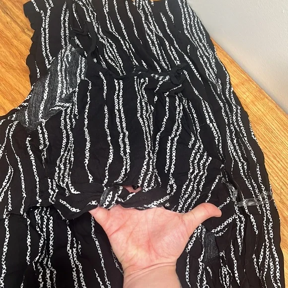 NWOT black and white striped jumpsuit size M - Picture 2 of 7